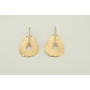 עגיליים אומנותיים תלויים