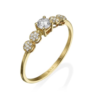 סוליטר עם עיגולי פווה בצדדים