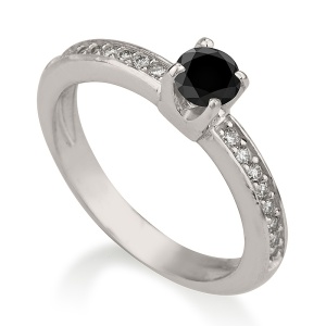 סוליטר 4 שיניים יהלום שחור, שיבוץ שורה מסביב