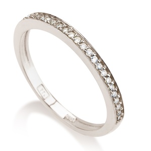 טבעת שורה משובצת אבנים קטנות