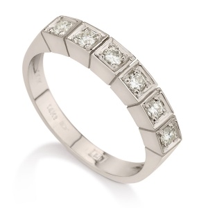 טבעת שורה עם שיבוץ של 6 אבנים