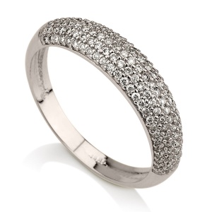 טבעת שורות משובצת אבנים קטנות