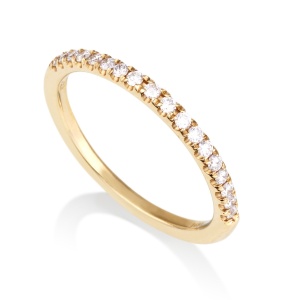 טבעת שורה משובצת אבנים קטנות