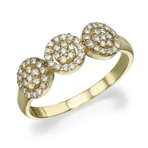 טבעת שלושה עיגולים אינויזבל בשיבוץ אבנים קטנות