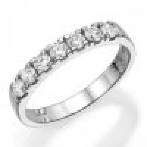 טבעת שורה בשיבוץ אבנים