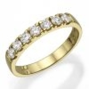 טבעת שורה בשיבוץ אבנים