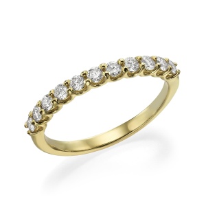 טבעת שורה בשיבוץ אבנים קטנות